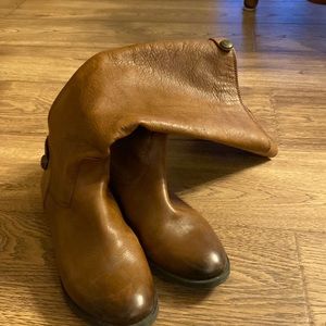 Boots-Arturo Chiang. Size 8